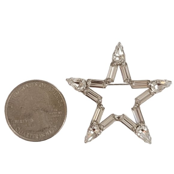 B. David Clear Prong Set Baguette Rhinestones Star Brooch Pin, Signed K988 - Picture 8 of 10